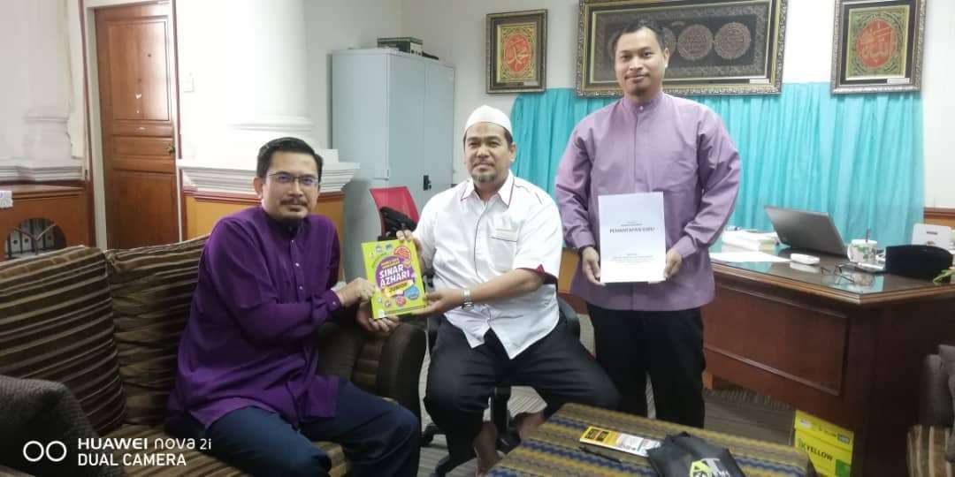SINAR MENAWARKAN KEPAKARANNYA KEPADA MASYARAKAT